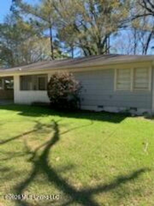 1521 Wilhurst St, Jackson, MS, 39211-5637 | Card Image