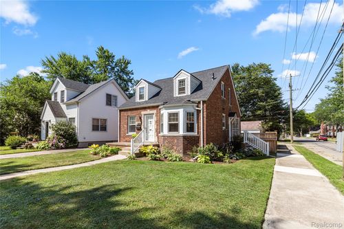 3555 Grayton St, Detroit, MI, 48224-2333 | Card Image