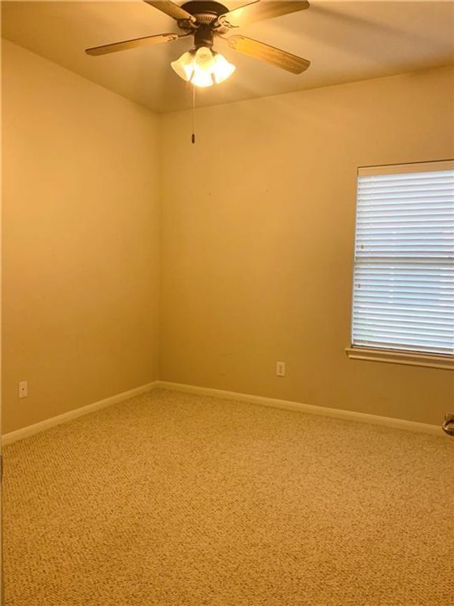 1118 Boxwood Loop, House other with 4 bedrooms, 2 bathrooms and 4 parking in Georgetown TX | Image 16