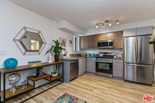 204-6640 Woodley Ave, Van Nuys, CA, 91406 | Card Image