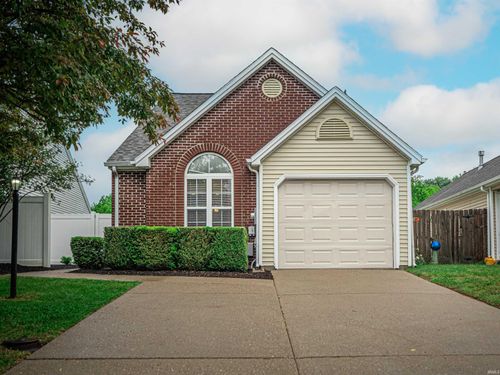 3716 Park Ridge Dr, Evansville, IN, 47715-1390 | Card Image