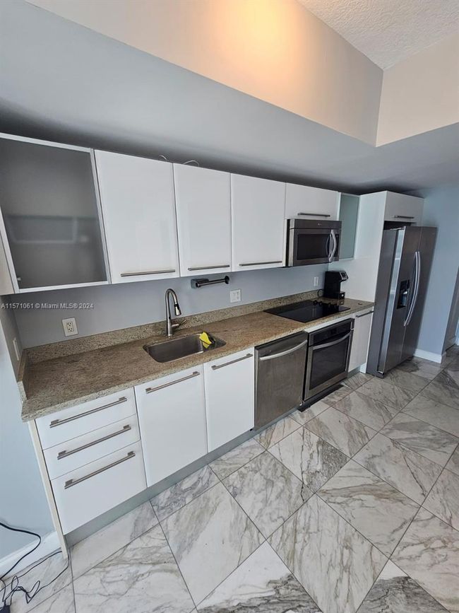 APT-2606 - 185 Sw 7 Th St, Condo with 0 bedrooms, 1 bathrooms and null parking in Miami FL | Image 12