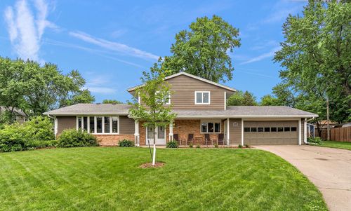 953 Lydia Ave W, Roseville, MN, 55113-1922 | Card Image