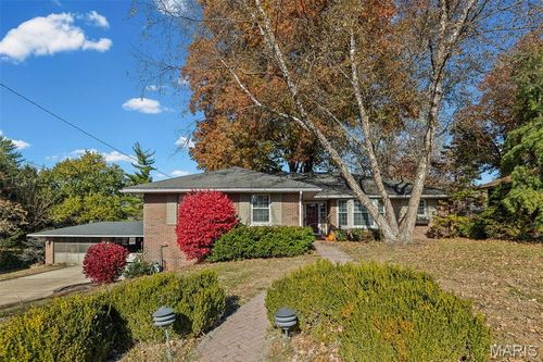 3838 Omega St, Alton, IL, 62002-2100 | Card Image