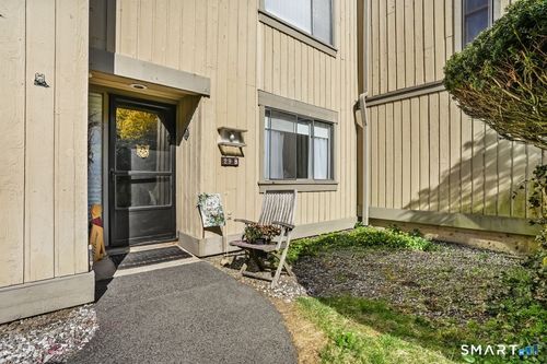 b-29 Heritage Vlg, Southbury, CT, 06488-1628 | Card Image