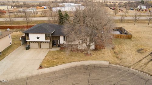 2-818 Mannhaven Street, Hazen, ND, 58545 | Card Image