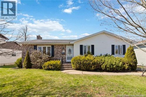 27 Woodstone Cres, Moncton, NB, E1G1W3 | Card Image