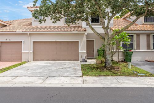 831 Nw 130th Ave, Pembroke Pines, FL, 33028-3137 | Card Image