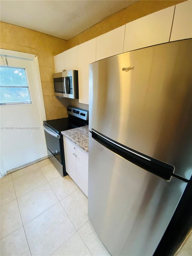 APT-106 - 6191 Sw 37 Th St, Condo with 2 bedrooms, 2 bathrooms and null parking in Davie FL | Image 10