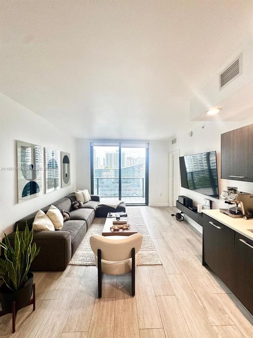 apt-2009-45 Sw 9th St, Miami, FL, 33130-3898 | Card Image