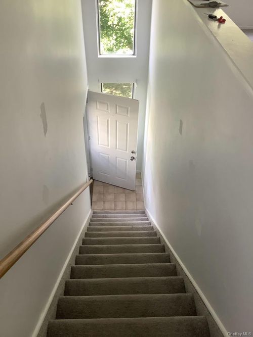 814 Birchwood Park Dr, Middle Island, NY, 11953-2601 | Card Image