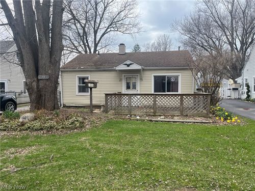 4938 Corduroy Rd, Mentor, OH, 44060-1202 | Card Image