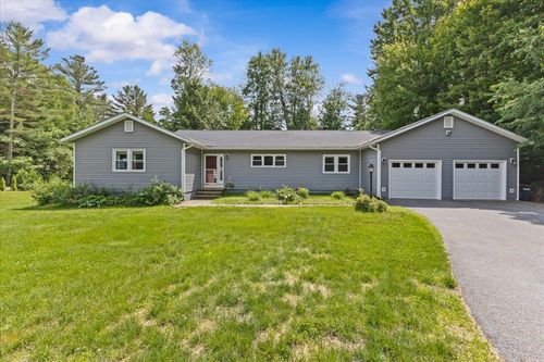 33 Winterlane Cir, Essex, VT, 05452-3837 | Card Image