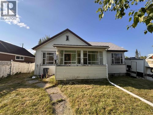 2066 Ross Cres, Prince George, BC, V2M1Y5 | Card Image
