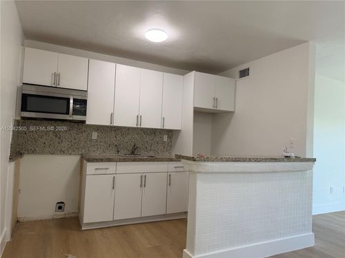 6-1021 Nw 5th St, Miami, FL, 33128 | Card Image