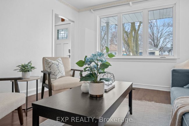 27 Stock Ave, House other with 3 bedrooms, 2 bathrooms and 6 parking in Etobicoke ON | Image 13