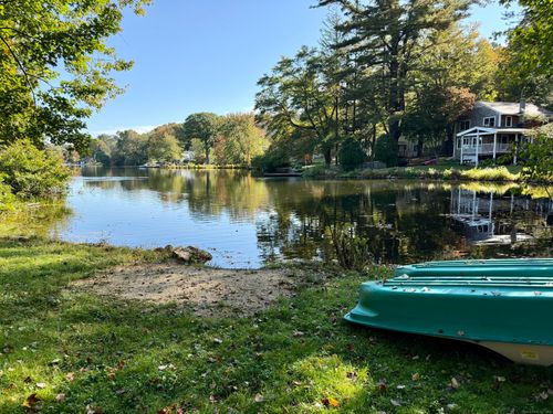 7 W Street Ext, Andover, CT, 06232-1717 | Card Image