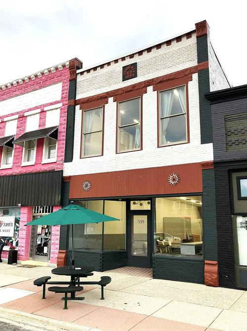 339 S Lincoln Ave, Lakeview, MI, 48850-5005 | Card Image