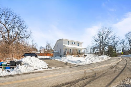 25 Laurel Rd, Nyack, NY, 10960-2702 | Card Image