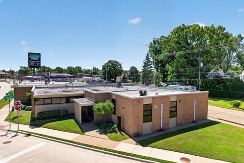 22655 S Chrysler Dr, Hazel Park, MI, 48030-1705 | Card Image