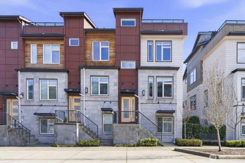 924 7th Ave Ne, Issaquah, WA, 98029-5457 | Card Image