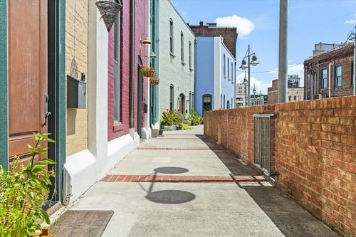 141 Norfolk Ave Sw, Roanoke, VA, 24011-1201 | Card Image