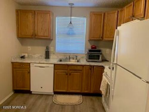 32 Dover Ct, Tinton Falls, NJ, 07712-7763 | Card Image