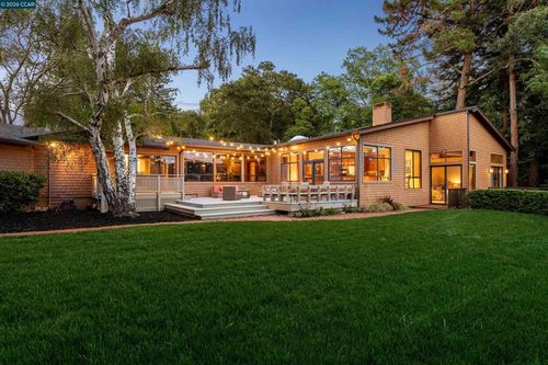 90 Overhill Rd, Orinda, CA, 94563-3131 | Card Image