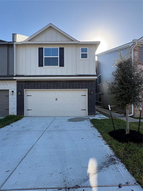 114 Capetown Cir, Montgomery, TX, 77356-8843 | Card Image