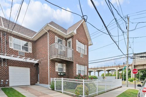 195 Beach 60th Street, New York, NY, 11692 | Card Image