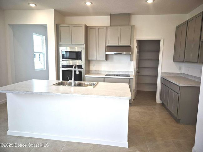 1125 Canfield Cir Se, House other with 3 bedrooms, 2 bathrooms and null parking in Palm Bay FL | Image 4