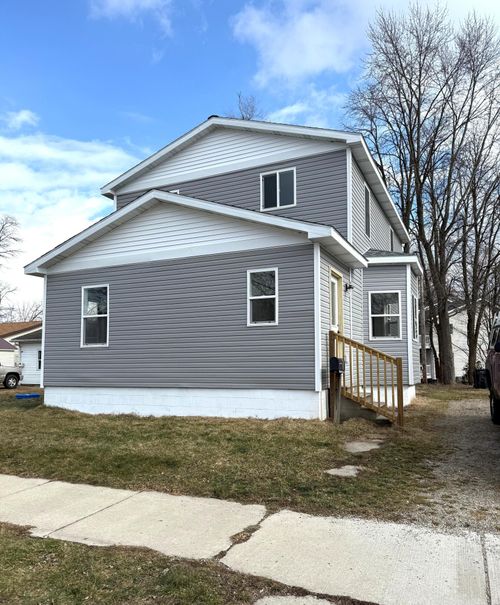 632 Spring St, Three Rivers, MI, 49093-2518 | Card Image