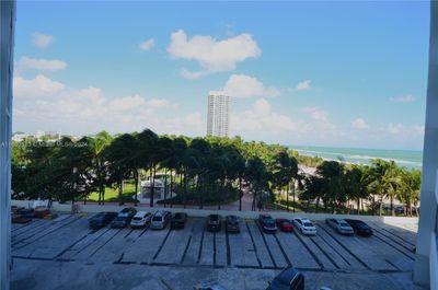 501 - 7135 Collins Ave, Condo with 1 bedrooms, 2 bathrooms and null parking in Miami Beach FL | Image 3