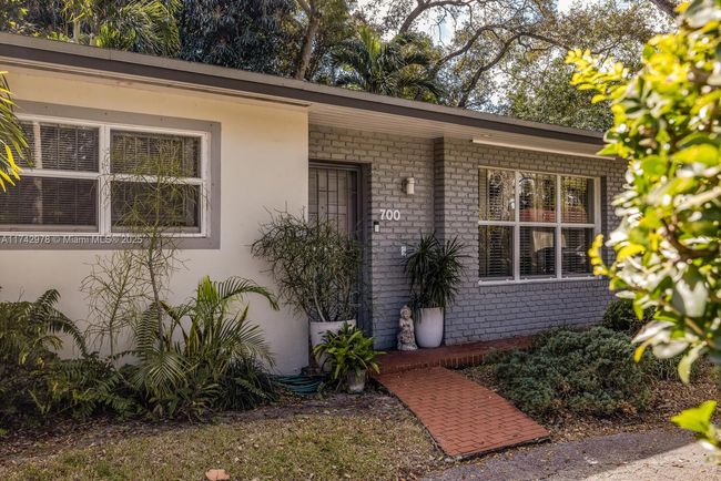 700 Ne 155 Th St, House other with 3 bedrooms, 2 bathrooms and null parking in Miami FL | Image 25