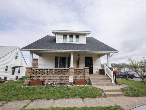 1422 Elm Street, Coshocton, OH, 43812 | Card Image