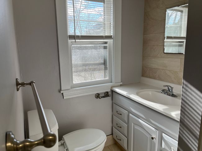 APT-3RD - 101 Riverview Ave, Home with 2 bedrooms, 1 bathrooms and null parking in New London CT | Image 11