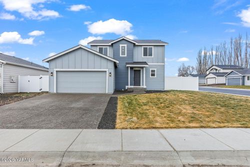 311 N Aspen St, Tieton, WA, 98947-1400 | Card Image