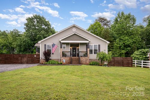 5252 Ramblewoods Ave, Claremont, NC, 28610-8021 | Card Image