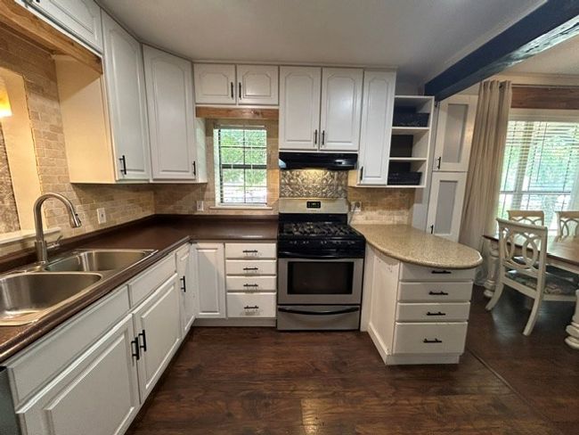809 N 6th St, House other with 4 bedrooms, 2 bathrooms and 2 parking in Ballinger TX | Image 9