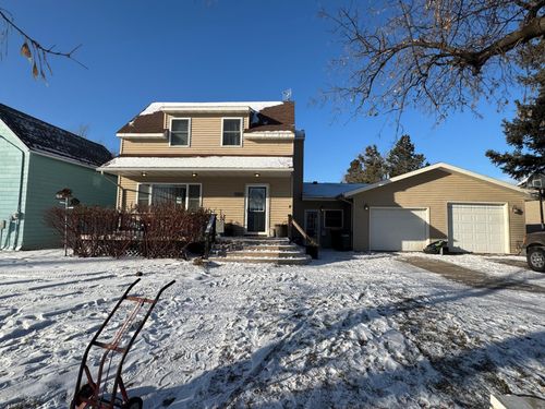 527 E Riverside Ave, Warren, MN, 56762-1383 | Card Image