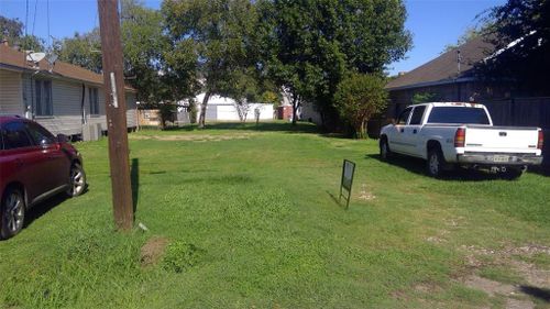 9237 E Avenue P, Houston, TX, 77012-2229 | Card Image