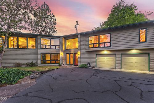 500 Nw Woodson Drive, Grants Pass, OR, 97526 | Card Image