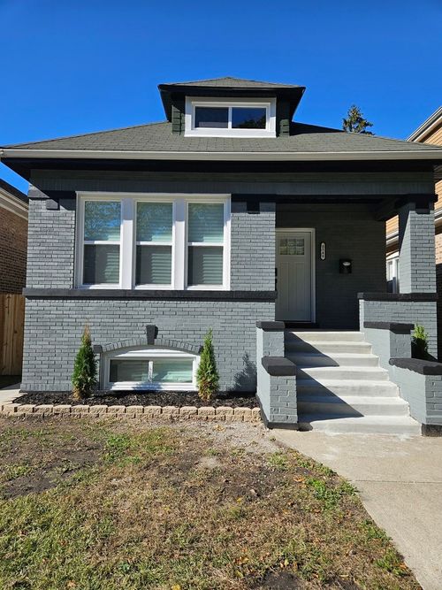 8548 S Essex Ave, Chicago, IL, 60617-2333 | Card Image