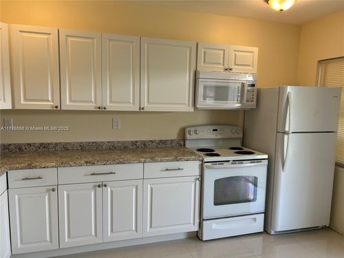 apt-2-1992 Ne 172nd St, North Miami Beach, FL, 33162-3140 | Card Image
