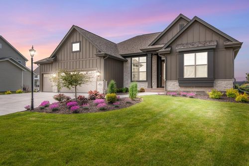 N55W19373 Red Crown Lane, Menomonee Falls, WI, 53051 | Card Image