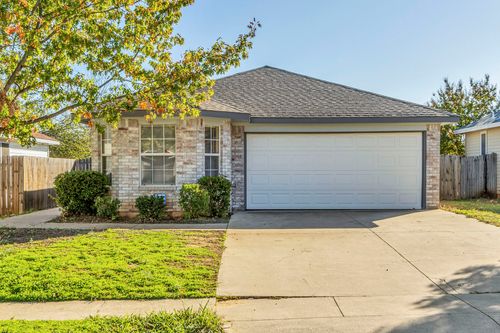 2920 Newport Ave, Denton, TX, 76209-4720 | Card Image