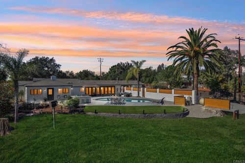 2235 Gum Tree Ln, Fallbrook, CA, 92028-2561 | Card Image