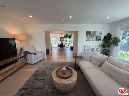 1768 S Fairfax Ave, Los Angeles, CA, 90019-4401 | Card Image