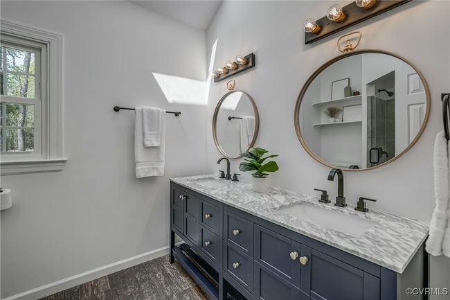 Primary bath | Image 32