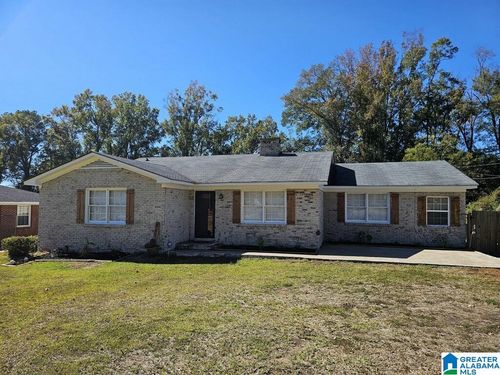 521 Dixie Dr, Selma, AL, 36701-6767 | Card Image